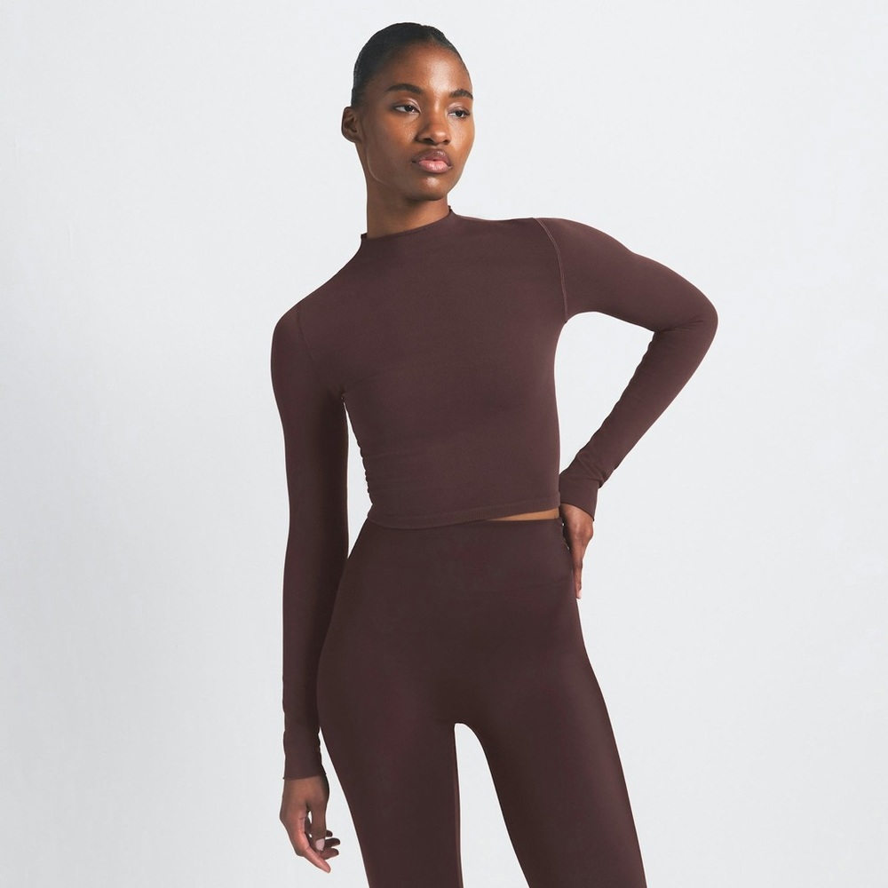 Vintage seamless mock neck crop top
